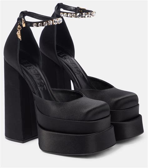 tacones versace imitación